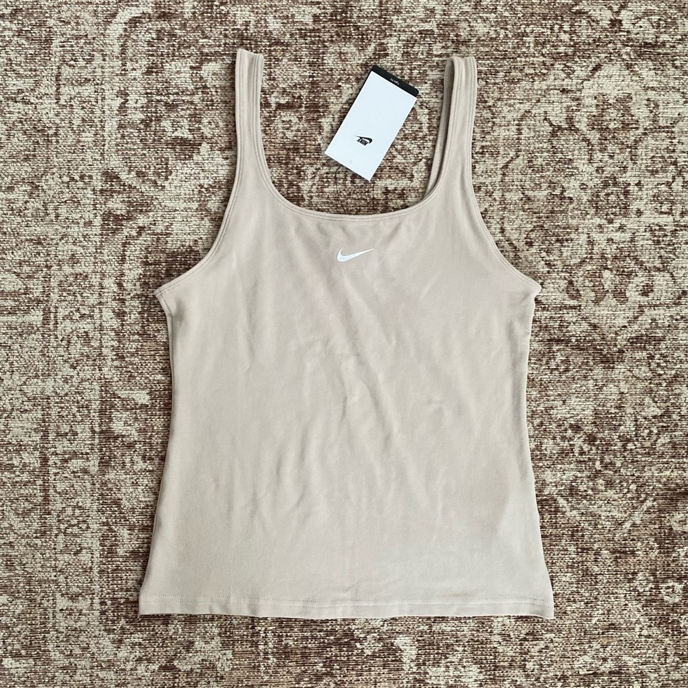 NWT Nike Tight Fit Beige Tank Top Size M